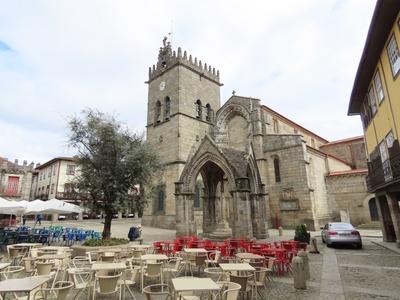 Guimarães - Portugal - Main Square - Church from 10th C.-stock-foto