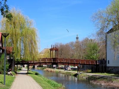 Jászberény - Wooden bridge over the Zagyva channel - Hungary-stock-foto