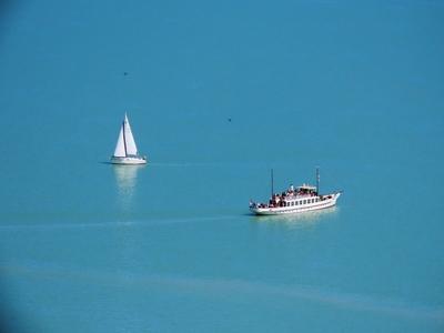 Pleasure boat and sailboat on Lake Balaton - Hungary-stock-foto