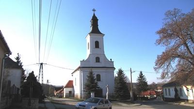 B?nd, 2 December 2011The center of B?nd with the St. Anna Church.B?nd telep?l?s-k?zpontja az 1795-ben ?p?lt  Szent Anna templommal.-stock-foto