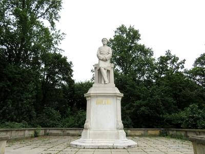 Berlin, 1 July 2017Statue of Field Marshal Helmuth Karl Bernhard Graf von Moltke.Helmuth Karl Bernhard Graf von Moltke (1800-1891) feldmarsal szobra a Stern t?ren. Josef Uphues 1904-ben k?sz?lt alkot?sa.-stock-foto