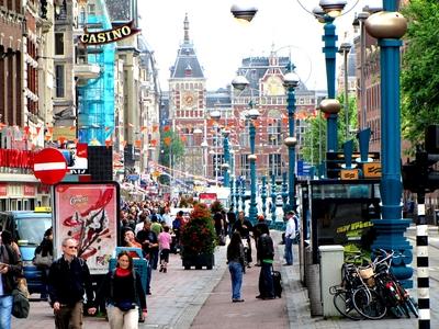 Damrak - Amsterdam-stock-foto