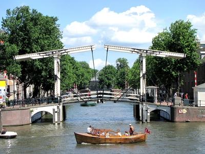 Amsterdam - Opening Bridge - Amstel Waterway-stock-foto
