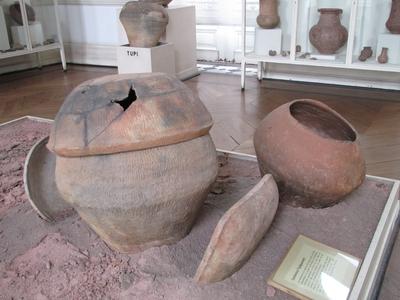 Rio de Janeiro, 25 January 2012.Tupiguarani dead urn from the pre-history era. It can be seen in the Brazilian National Museum.Tupiguarani halottas urna a t?rt?nelem el?tti korb?l. A brazil nemzeti m?zeumban l?that?.-stock-foto