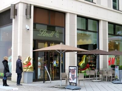 Berlin, 24 March 2018Lindt chocolate shop.Lindt csokol?d?bolt.-stock-foto