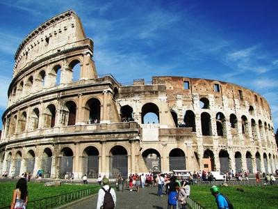 Rome - Coliseum - One of the seven Wonders of the World-stock-foto