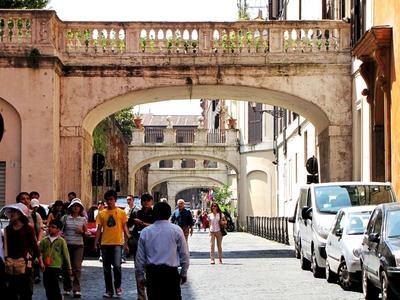 Rome - Hanging gardens of Via della Pilotta-stock-foto