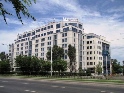 Budapest, 6 August 2016The M3 Buiseness Center.Az M3 Business Center irodah?z a Hung?ria k?r?t a XIV. ker. Hung?ria krt. 179, sz. alatt. El?t?rben a Hung?ria k?r?t.-stock-foto