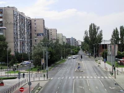 Budapest, 6 August 2016City view of the N?pf?rd? street, near ?rp?d Bridge.A N?pf?rd? utca szakasza az ?rp?d-h?dn?l.-stock-foto