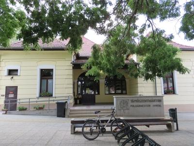 The mayor's office - Tápiószentmárton - Hungary-stock-foto