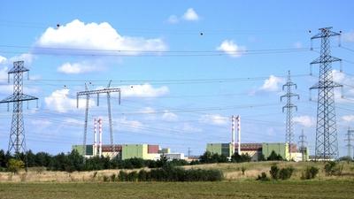 Paks, 21 September 2010The Nuclear Plant of Paks with the high-voltage line system.A paksi atomer?m? ?s magasfesz?lts?g? vezet?krendszere.-stock-foto