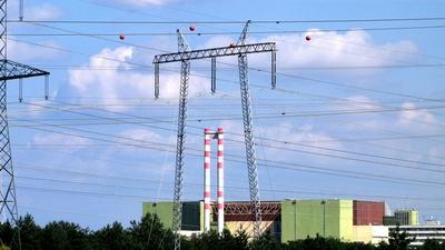 Paks, 21 September 2010The Nuclear Plant of Paks with the high-voltage line system.A paksi atomer?m? ?s magasfesz?lts?g? vezet?krendszere.-stock-foto