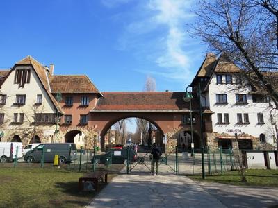 Budapest, 10 March 2018Wekerletelep in the 19th district of Budapest. It was built in the first half of 20th Century on the model of the english workers sites.A f?v?ros XIX. ker?let?ben tal?lhat? Wekerletelep r?szlete, a K?s K?roly t?ren Az angol munk?stelepek mint?j?ra ?p?tett?k a XX. sz. els? fel?ben.-stock-foto