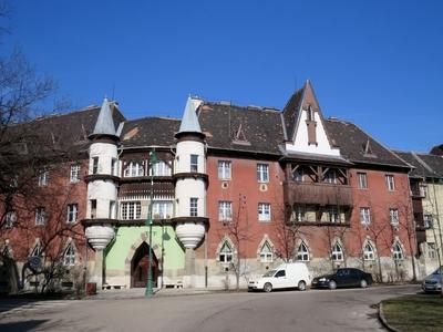 Budapest, 10 March 2018Wekerletelep in the 19th district of Budapest. It was built in the first half of 20th Century on the model of the english workers sites.A f?v?ros XIX. ker?let?ben tal?lhat? Wekerletelep r?szlete, a K?s K?roly t?ren Az angol munk?stelepek mint?j?ra ?p?tett?k a XX. sz. els? fel?ben.-stock-foto