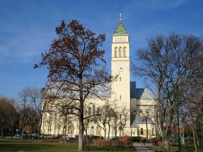 Budapest, 10 March 2018The Worker Saint Joseph Church built in neo-romanesque style in the 19th district of the Capital.A neorom?n st?lusban 1932-ben ?p?lt Munk?s Szent J?zsef templom a f?v?ros XIX. ker?let?ben, a K?s K?roly t?ren.-stock-foto