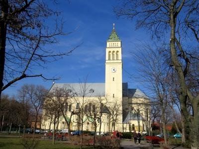 Budapest, 10 March 2018The Worker Saint Joseph Church built in neo-romanesque style in the 19th district of the Capital.A neorom?n st?lusban 1932-ben ?p?lt Munk?s Szent J?zsef templom a f?v?ros XIX. ker?let?ben, a K?s K?roly t?ren.-stock-foto