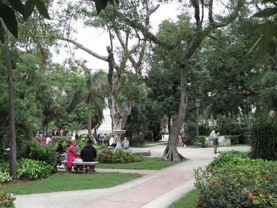 Havana, 25 January 2015The Plaza el Cristo square park.A Plaza del Cristo t?r pihen? parkja.-stock-foto
