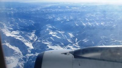 P?rizs, 4 February 2015The sight of the Alps from the window of a passenger plane.Az Alpok l?tv?nya egy utassz?ll?t? rep?l?g?p ablak?b?l.-stock-foto