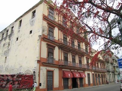 Havana, 25 January 2015The world-famous Cuban Partagas cigar and tobacco former factory. Now industrial museum and cigar shop.A Partagas vil?gh?r? kubai szivar- ?s doh?nygy?r egykori ?p?lete Havann?ban. Jelenleg ipari m?zeum, ?s szivar?zlet.-stock-foto
