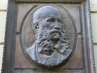 Memorial plaque depicting baron Frigyes Podmaniczky - Budapest-stock-foto