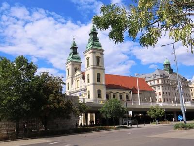 Downtown Church - Budapest-stock-foto