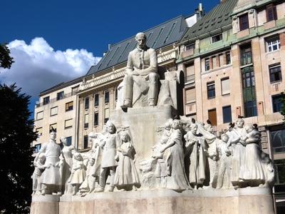The statue of the Hungarian poet Mihály Vörösmarty - Budapest-stock-foto