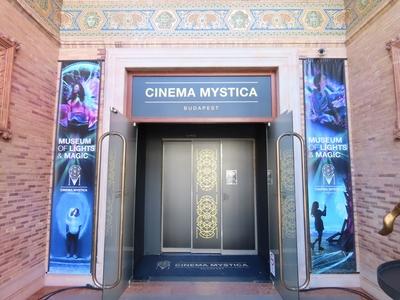 Cinema Mystica - Budapest - Immersive digital art experience-stock-foto