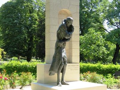 Budapest, 18 July 2017Statue of Count Esterh?zy J?nos.Gr?f Esterh?zy J?nos (1901-1957) szobra. Nagy J?nos szlov?kiai magyar szobr?sz 2013-ban k?sz?lt alkot?sa.-stock-foto