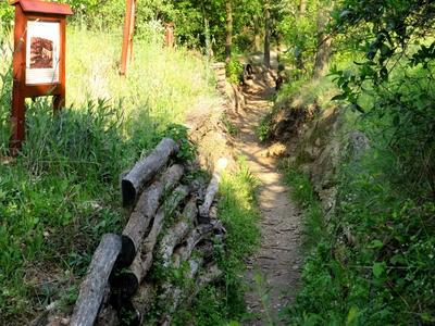 P?kozd, 30 April 2017Reconstructed trench from the WWI in the P?kozd military memorial park.I. vil?gh?bor?s rekonstru?lt l?v?sz?rok a p?kozdi katonai eml?kparkban.-stock-foto