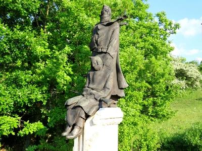 P?kozd, 30 April 2017Statue to the memory of the Heroes and Victims of WWII in the P?kozd military memorial park.A II. vil?gh?bor? h?seinek ?s ?ldozatainak eml?k?re ?ll?tott szobor a p?kozdi katonai eml?kparkban. Alkot?ja: Benedek Gy?rgy.-stock-foto