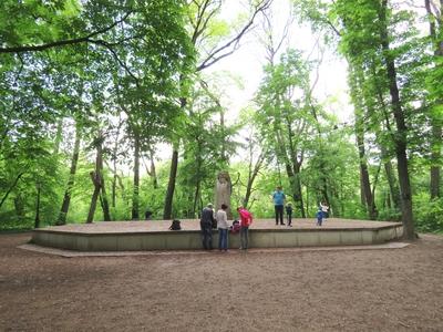 Martonv?s?r, 30 April 2017Statue of Beethoven in the park of Brunszvik Castle. Beethoven szobra a Brunszvik kast?ly parkj?ban.P?sztor J?nos 1927-ben k?sz?lt alkot?sa.-stock-foto