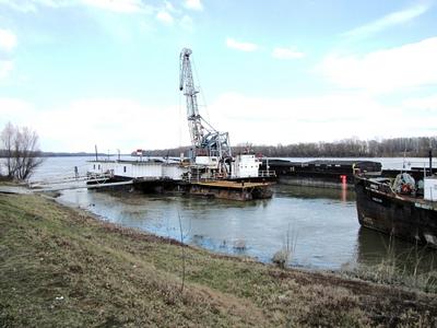 Dunaújváros - Hungary - Pier - Danube river-stock-foto