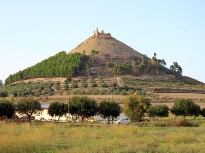 Castle ruins between Tuili and Las Plassas in Sardinia, near Barumini - Italy-stock-foto