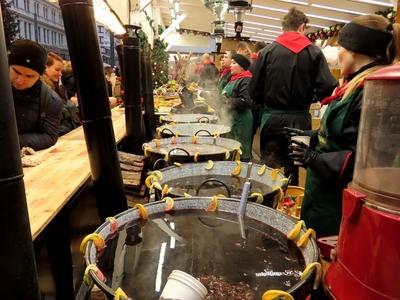 Mulled wine - Winter fair - Budapest downrown - Tradition-stock-foto