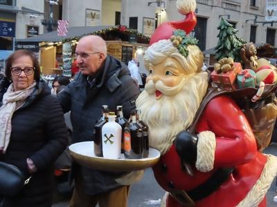 Santa Claus figure - Chiristmas market - Budapest-stock-foto