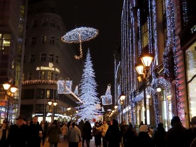 Budapest - Christmas lights in Downtown-stock-foto