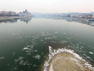 Ice floes on the Danube - Budapest - Harsch winter-stock-foto