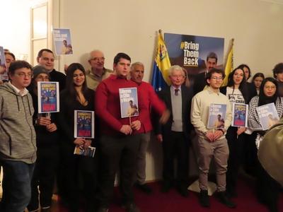 Representatives of the Hungarian movement in solidarity with Venezuela - Budapest - Bring Them Back-stock-foto