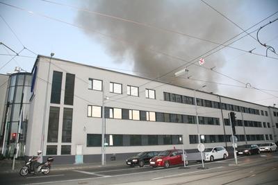 Használaton kívüli épület gyulladt ki Budapesten-stock-photo