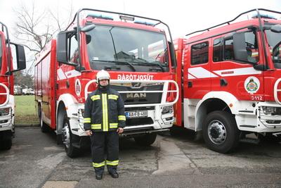 Tűzoltó gépjárművek és eszközök átadása Budpesten-stock-photo