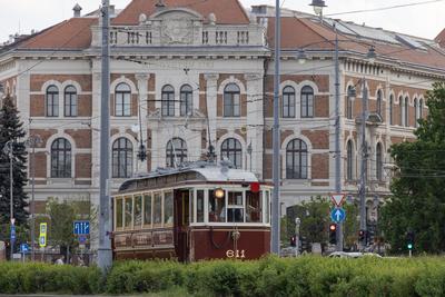 Historic tram in Budapest-stock-foto