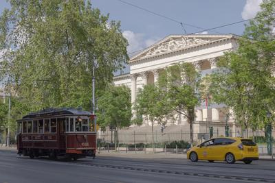 Historic tram in Budapest-stock-foto