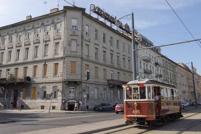 Historic tram in Budapest-stock-foto