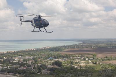 Police helicopter flight near lake Balaton-stock-foto