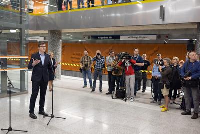 M3 underground line partial restart press conference in Budapest-stock-foto