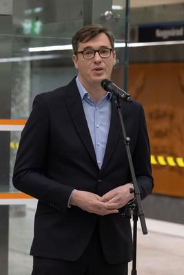 M3 underground line partial restart press conference in Budapest-stock-foto