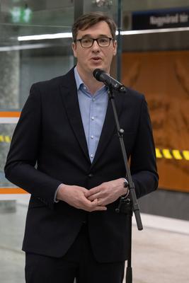 M3 underground line partial restart press conference in Budapest-stock-foto