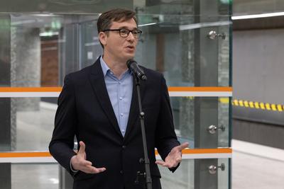 M3 underground line partial restart press conference in Budapest-stock-foto