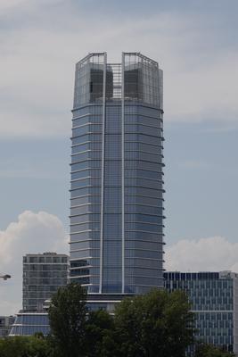 MOL Campus Tower in Budapest-stock-foto