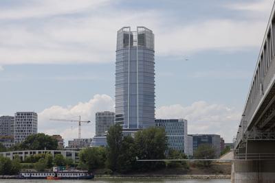 MOL Campus Tower in Budapest-stock-foto